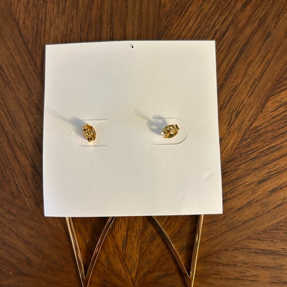 Gold “Open Heart” earrings - Picture 3 of 4